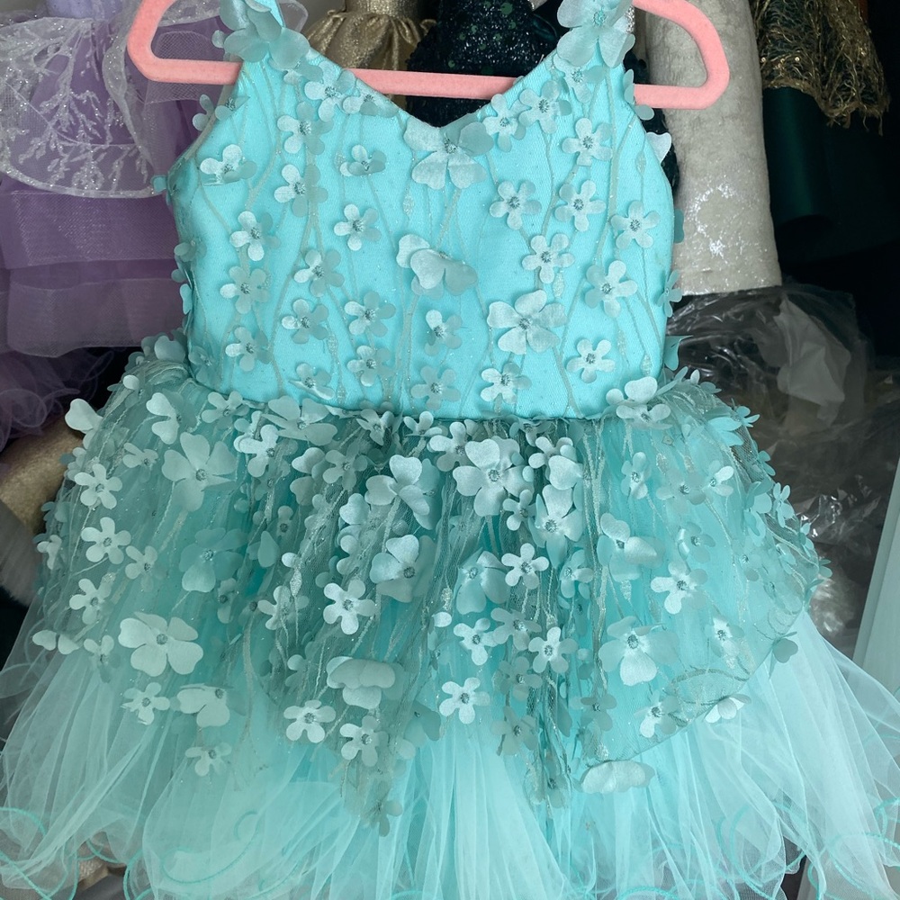 Gorgeous Telleen floral dress
